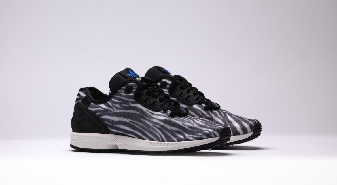 春新作の adidas Originals ZX Flux Decon  水槽